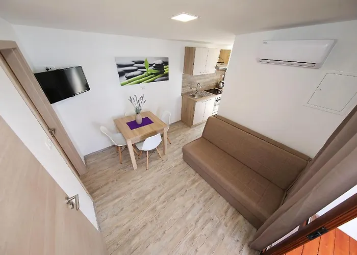 בית נופש Mobile Plumeria 1 ביוגראד נה מורו